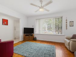 10 Arnold Dr, Hackham SA 5163, Australia