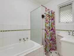 10 Arnold Dr, Hackham SA 5163, Australia