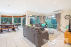 62 Lake Gardens Ave Lake Gardens VIC 3355 Australia