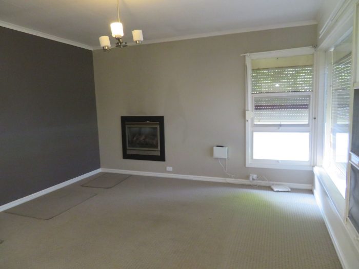 92 Brougham Dr Valley View SA 5093 Australia