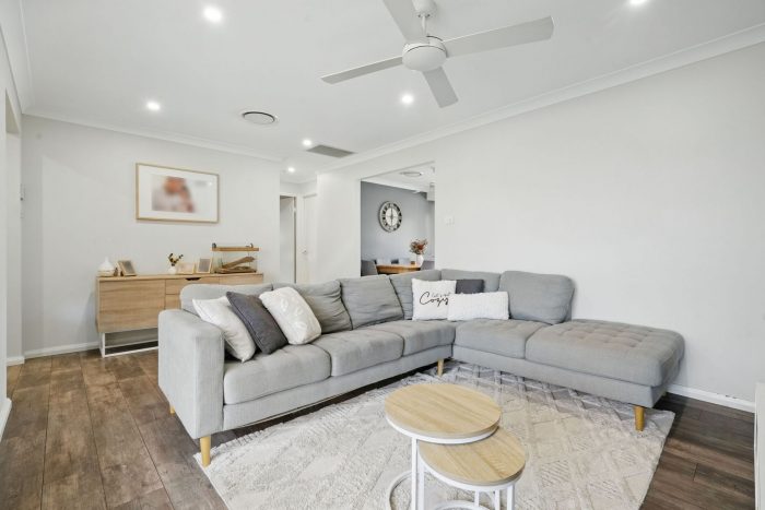 8 Bushlark Pl, Claremont Meadows NSW 2747, Australia