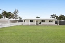 16 Cabrera Cres Beerwah QLD 4519 Australia