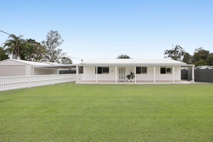 16 Cabrera Cres Beerwah QLD 4519 Australia