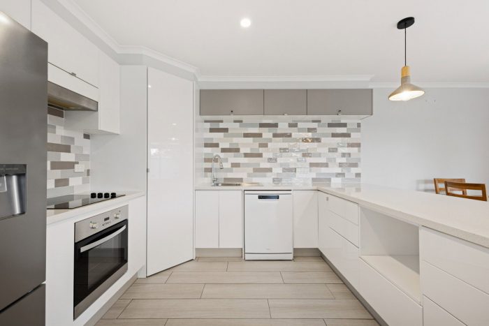 Unit 2/5 Caldwell St Golden Beach QLD 4551 Australia