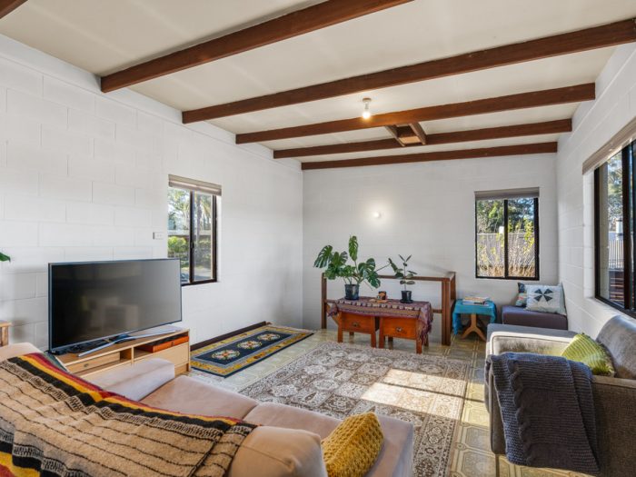 13 Torquay Dr Lake Tabourie NSW 2539 Australia