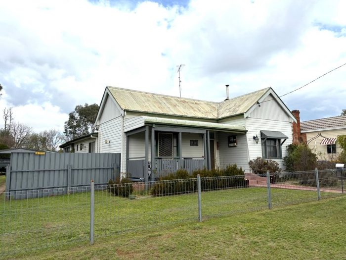120 Dalgarno St Coonabarabran NSW 2357 Australia