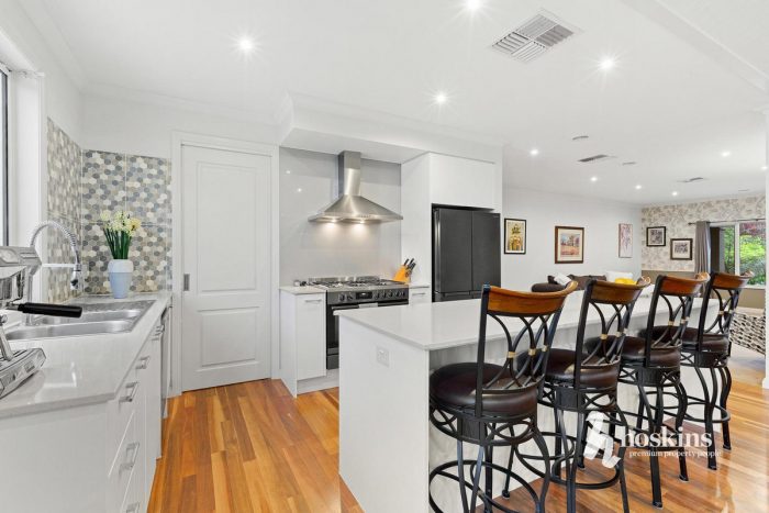 50-52 Dalry Ave Park Orchards VIC 3114 Australia