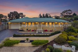 16 Densley Ct, Darley VIC 3340, Australia