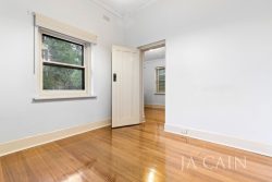 19 Dent St Glen Iris VIC 3146 Australia