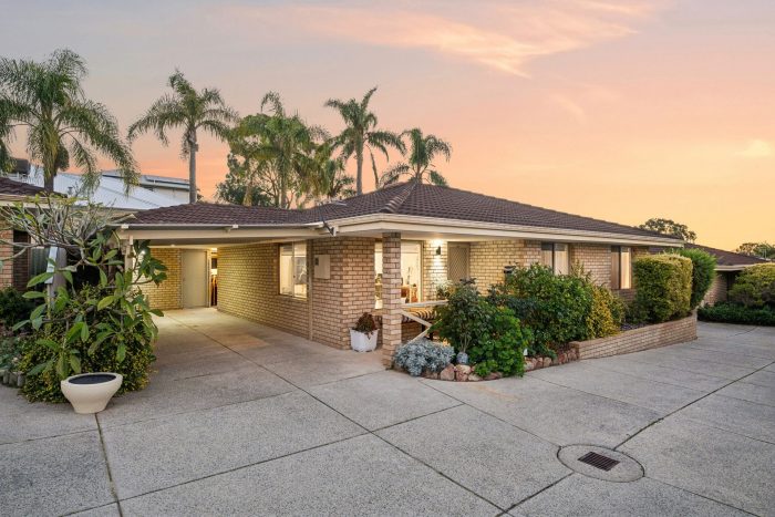 Unit 2/192 Forrest St Palmyra WA 6157 Australia