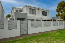 Unit 2/42 France St Mandurah WA 6210 Australia
