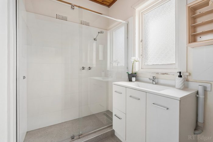 1 4/2 Glenarm Rd, Glen Iris VIC 3146, Australia