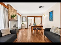 15 Hawkstone Rd Roleystone WA 6111 Australia