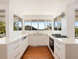 19 Hibiscus Parade, Banora Point NSW 2486, Australia