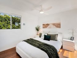 19 Hibiscus Parade, Banora Point NSW 2486, Australia