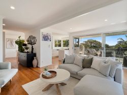 19 Hibiscus Parade, Banora Point NSW 2486, Australia