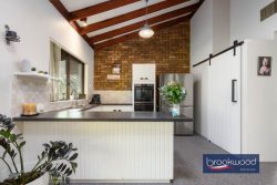 42 Feldman Cres Parkerville WA 6081 Australia