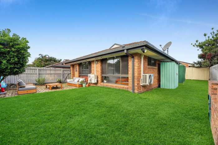 Unit 2/5 Hillstar Ave, Burleigh Waters QLD 4220, Australia