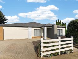 48 Sommerville Blvd, Warrnambool VIC 3280, Australia