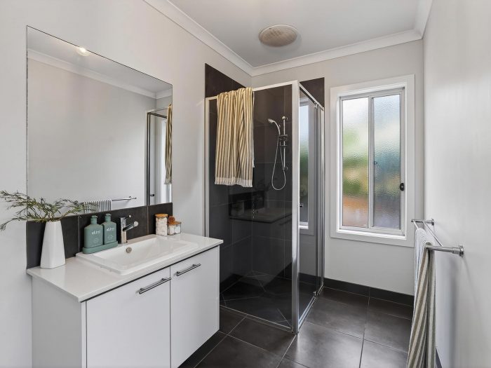 48 Sommerville Blvd, Warrnambool VIC 3280, Australia