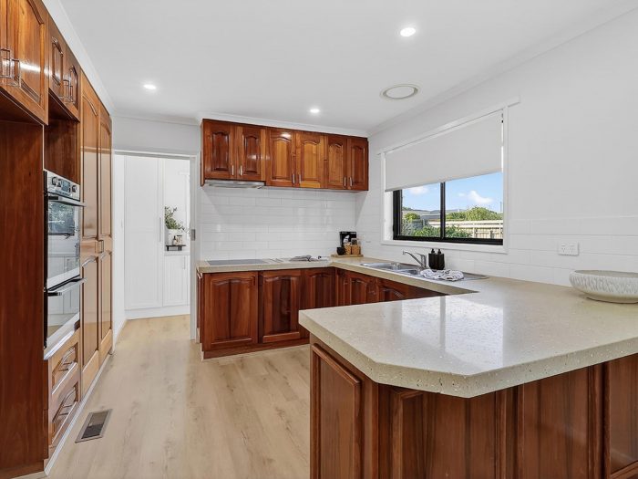 16 Sundale Rd, Warrnambool VIC 3280, Australia