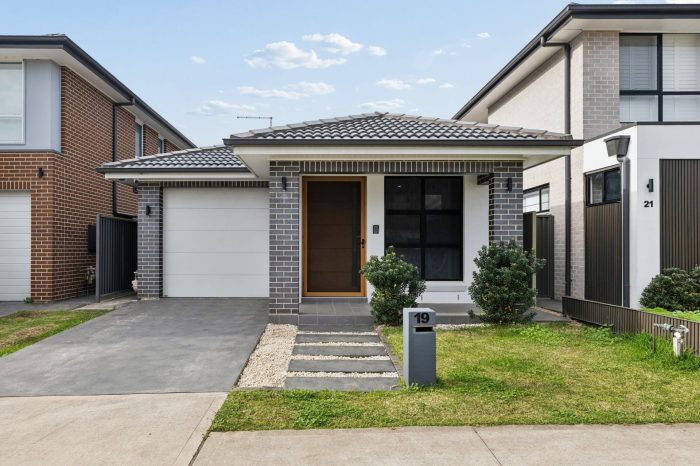 19 Jennings St Marsden Park NSW 2765 Australia