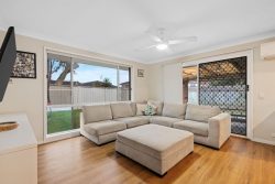 4 Hayter Cl, Kariong NSW 2250, Australia