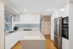 4 Hayter Cl, Kariong NSW 2250, Australia