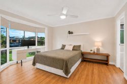 4 Hayter Cl, Kariong NSW 2250, Australia