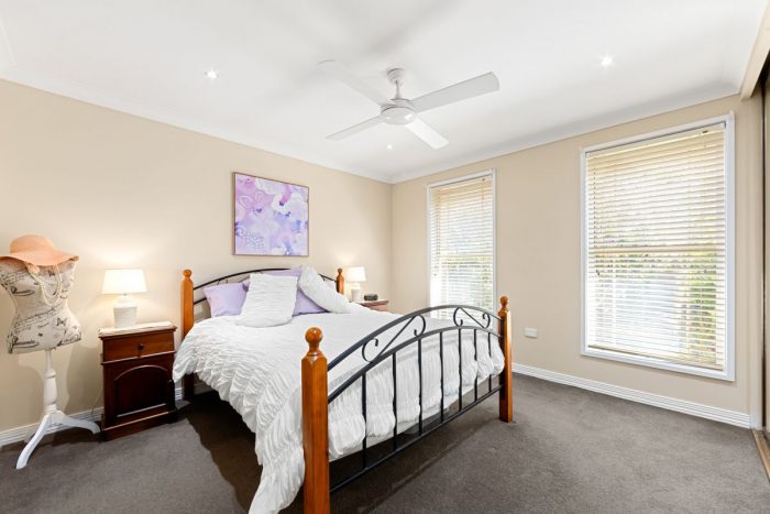 10 Olive Kari Cl, Kariong NSW 2250, Australia