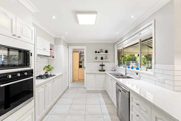 10 Olive Kari Cl, Kariong NSW 2250, Australia
