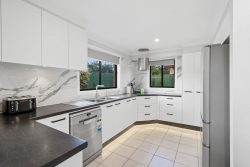 15 Thurling Ave, Kariong NSW 2250, Australia