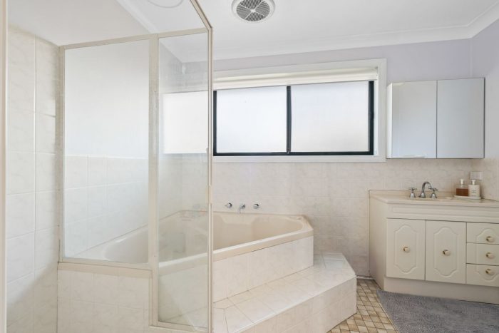 15 Thurling Ave, Kariong NSW 2250, Australia