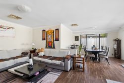15 Irene McCormack Way Queens Park WA 6107 Australia