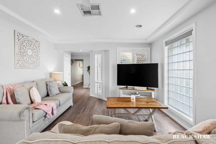 Unit 10/6 Kettlewell Cres Astley Terrace Banks ACT 2906 Australia