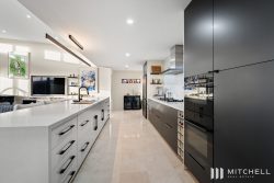 Unit 242/3 Pendraat Parade Hope Island QLD 4212 Australia