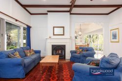 1445 Falls Rd Hovea WA 6071 Australia