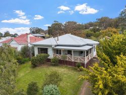 91 Mckebery St, Coleraine VIC 3315, Australia