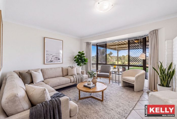 19 Meadowbank Terrace South Lake WA 6164 Australia