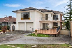 30 Michael St Beaconsfield WA 6162 Australia