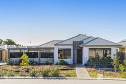 7 Midgegooroo St Ellenbrook WA 6069 Australia