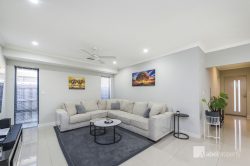 7 Midgegooroo St Ellenbrook WA 6069 Australia