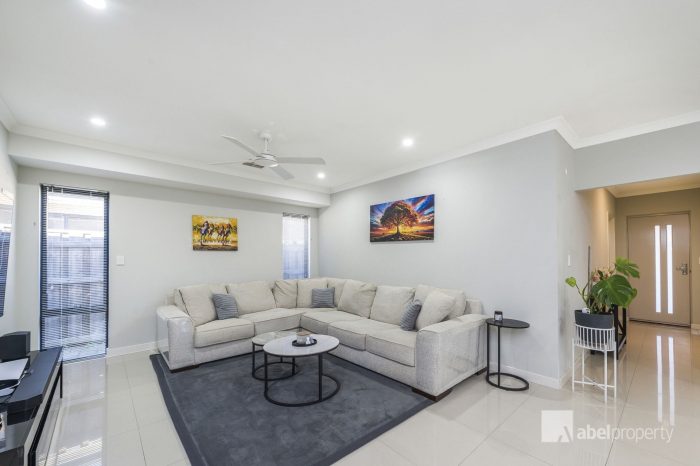 7 Midgegooroo St Ellenbrook WA 6069 Australia