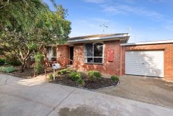 Unit 2/81 Neale St Kennington VIC 3550 Australia