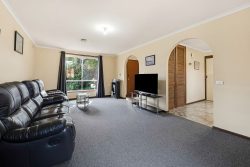 Unit 2/81 Neale St Kennington VIC 3550 Australia