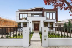 7 Oak Hill Rd, Mount Waverley VIC 3149, Australia