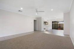 Unit 3/32 Bow St Corowa NSW 2646 Australia