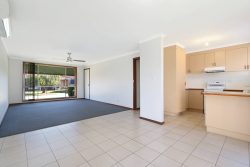 Unit 4/73 Tower St Corowa NSW 2646 Australia