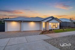 6 Pearson crt, Ballan VIC 3342, Australia