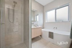 6 Pearson crt, Ballan VIC 3342, Australia